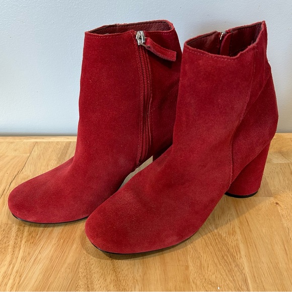 Red Suede Heeled Boot Urban Outfitters 9 - Picture 6 of 6